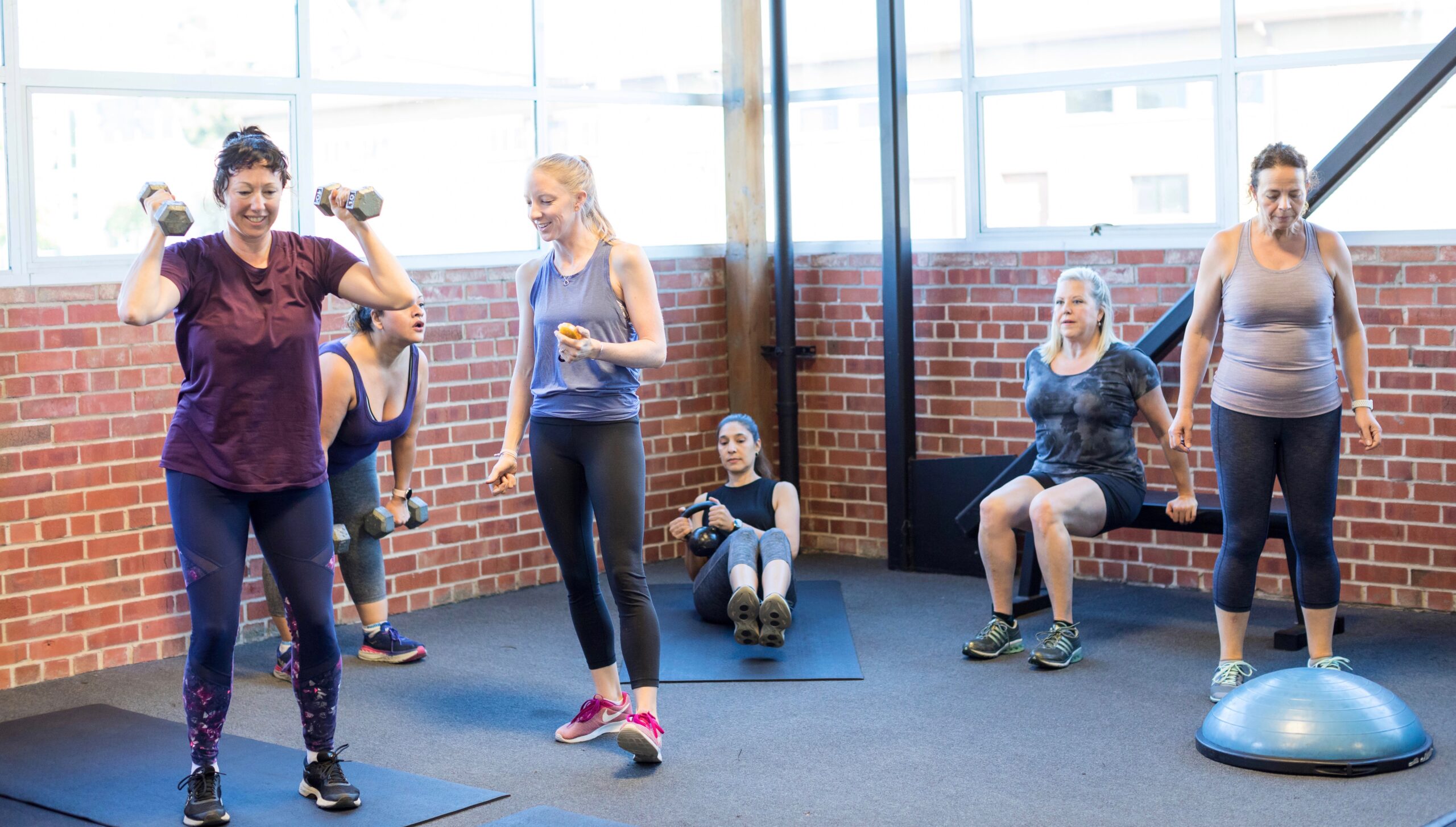 women circuit training hiit